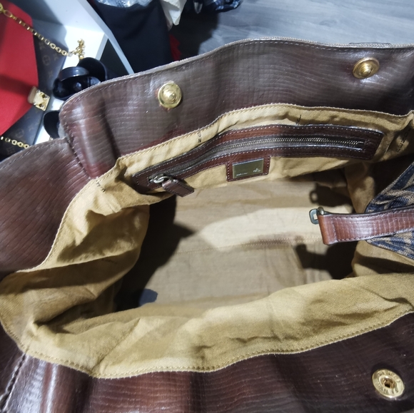 (sold)100% Authentic Fendi De Jour Large Zucca - Picture 9 of 16